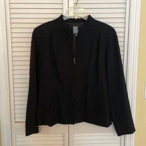 Anne Klein lightweight zip up jacket with two pockets